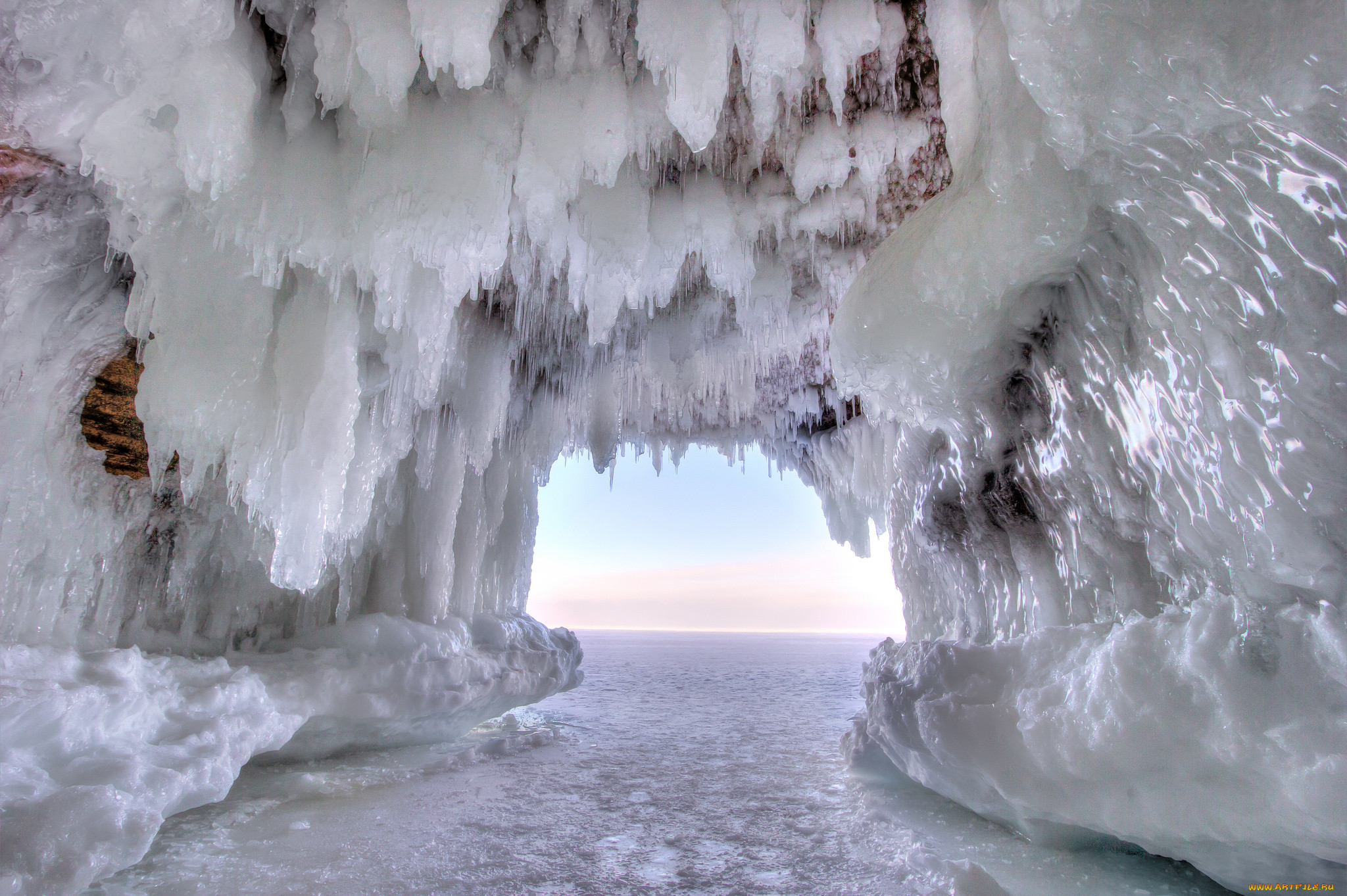 Природа снег и лед. Снежная пещера. Снег и лед. Ледяные пещеры. Снег и лед в природе.